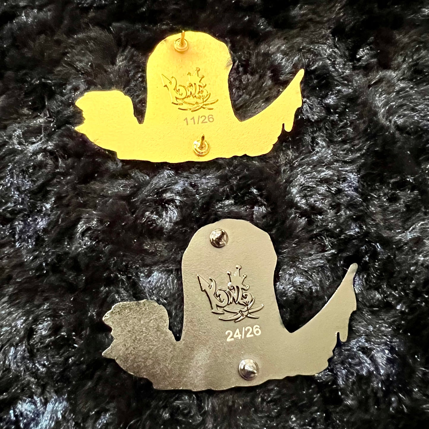 Kingdesigns26 fog pin featuring a detailed, artistic design on a metal pin, perfect for accessory and collectible displays.