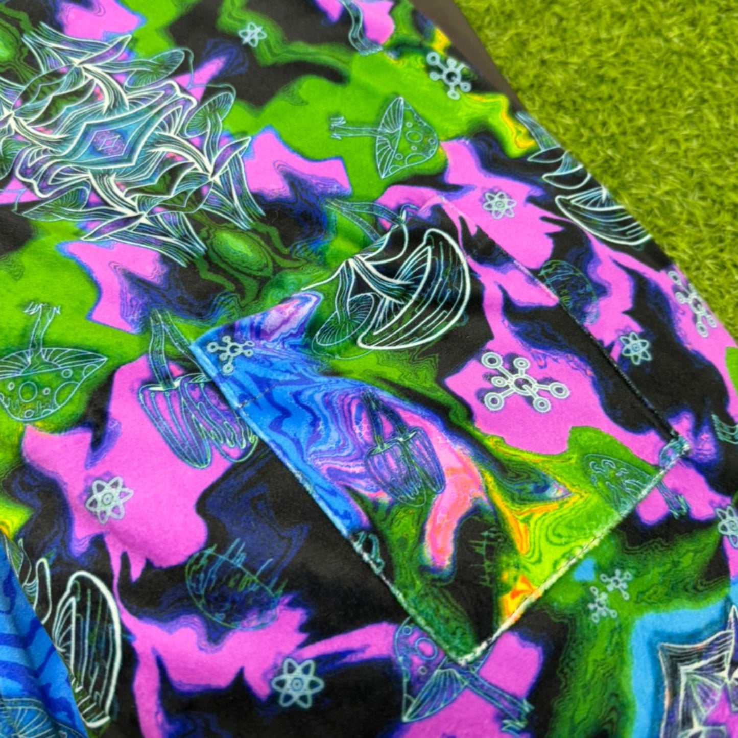 Reflective Puffer Jacket - Holographic Winter Coat for Raves, Festivals & Cold Weather