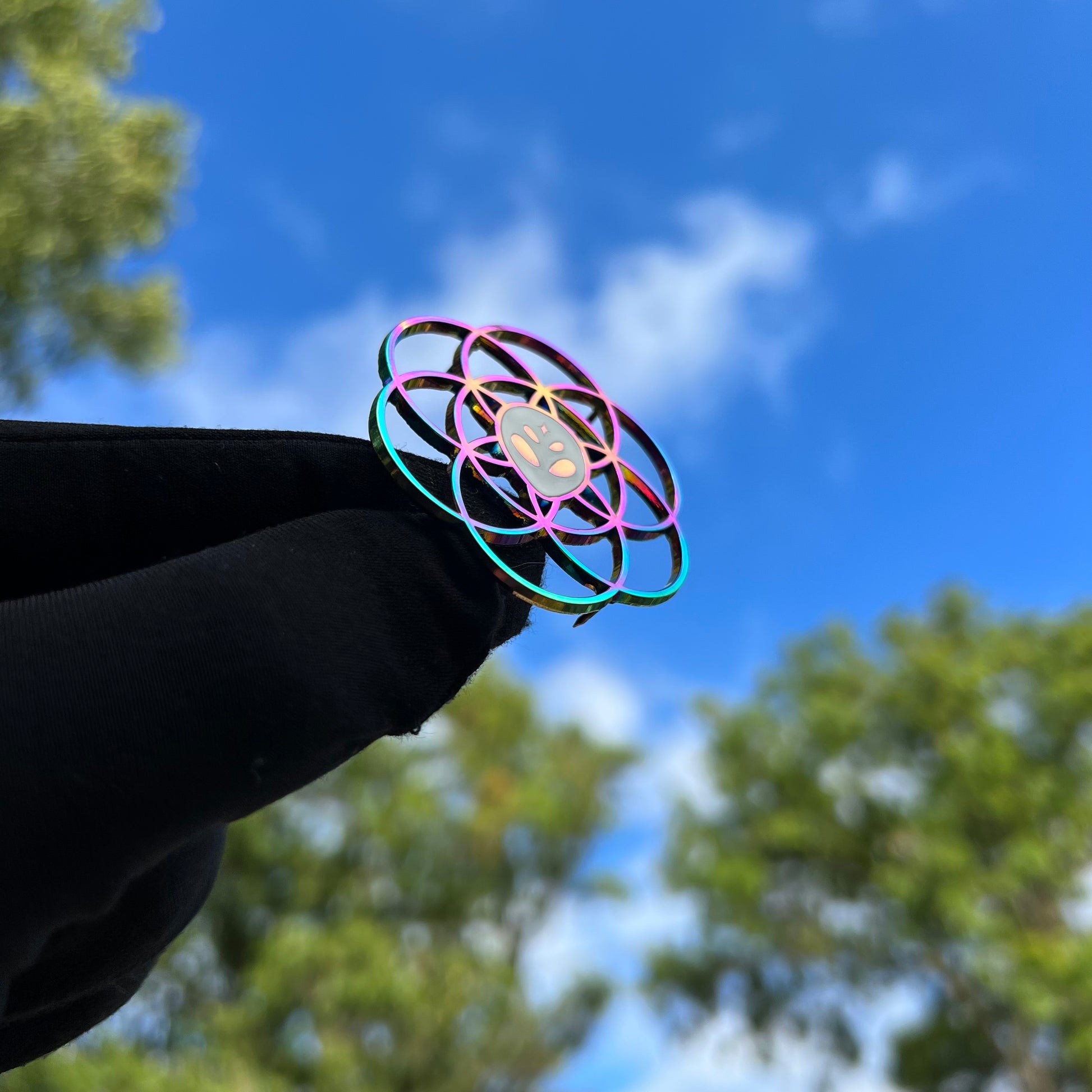 A stylish Ahee hat pin by Kingdesigns26 featuring intricate metalwork and decorative details, perfect for accessorizing hats.
